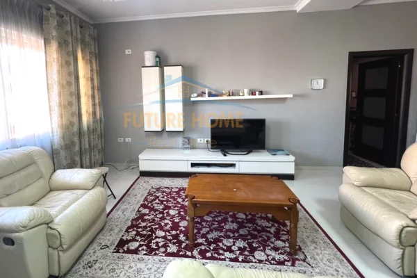 Shtepi me qera Apartament ne Tirane, 2+1, Mobilimi E mobiluar, Pagesa 750  Euro.