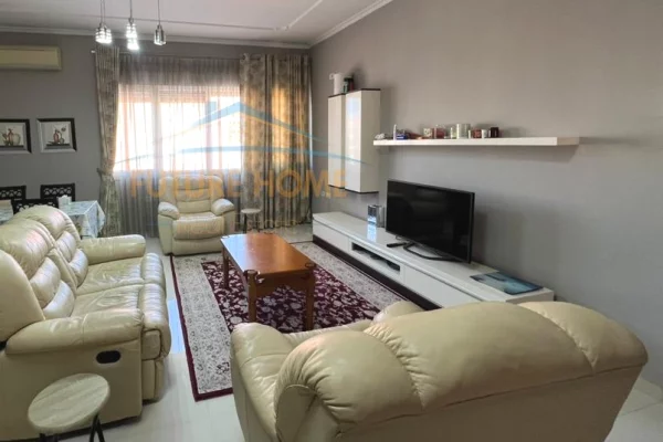 Shtepi me qera Apartament ne Tirane, 2+1, Mobilimi E mobiluar, Pagesa 750  Euro.