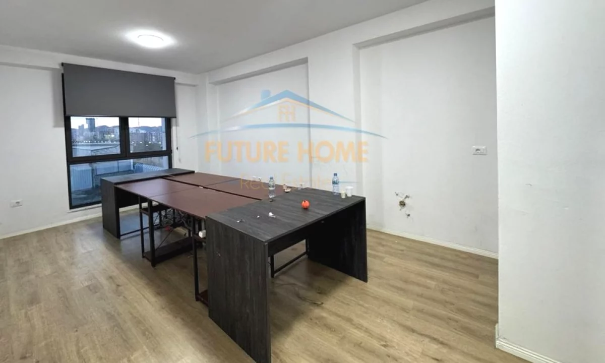 Qera, Ambient per Zyra , Bulevardi i Ri,Tirane