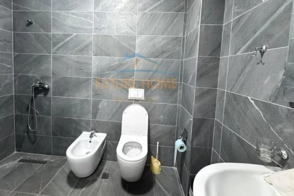 Qera, Ambient per Zyra , Bulevardi i Ri,Tirane