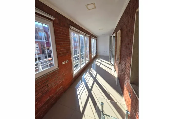 Appartamento in vendita a Tirana 3+1, SemiArredato