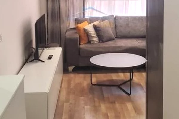 Shtepi me qera Apartament ne Tirane, 1+1, Mobilimi E mobiluar, Pagesa 450  Euro.