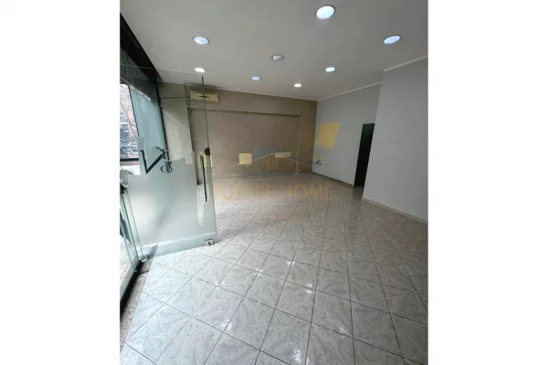 Qera, Ambient Biznesi , Pallatet Cabej , Misto Mame