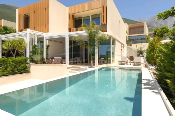 Shtepi ne shitje 3+1 ne Himare - 1,000,005 Euro