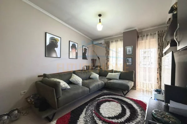 Appartamento in vendita a Tirana 1+1, Arredato