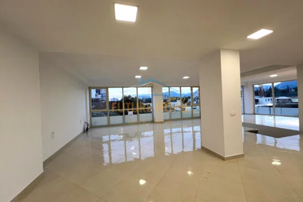 Ambient biznesi me qera 1+1 ne Tirane - 2,600 Euro