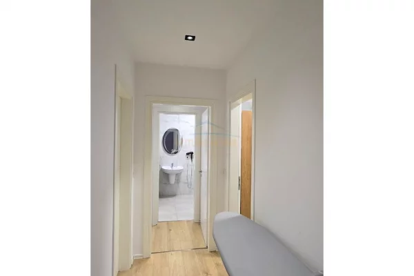 Appartamento in vendita a Tirana 2+1, Arredato