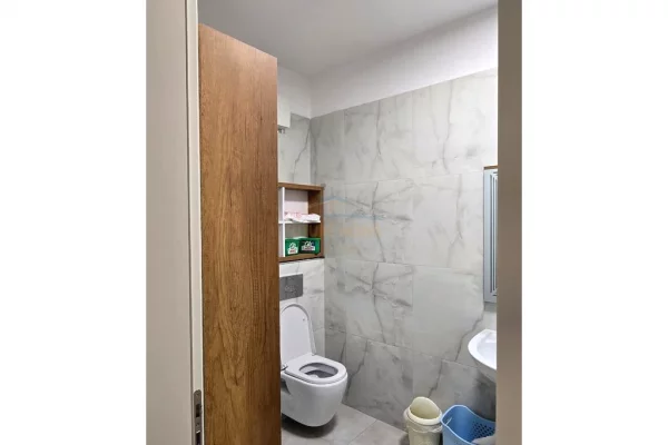 Appartamento in vendita a Tirana 2+1, Arredato