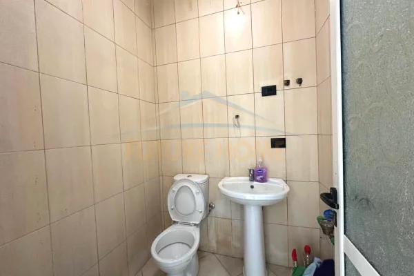 Qera, Ambient Biznesi , Unaza e Re