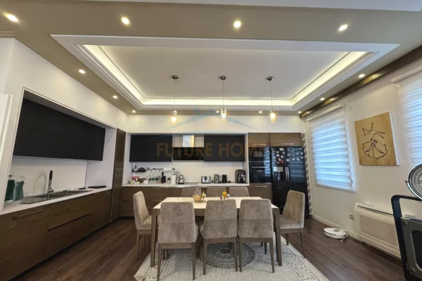 Casa privata/Indipendente in vendita a Tirana 3+1, Arredato