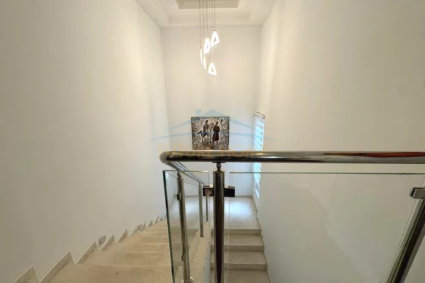 Casa privata/Indipendente in vendita a Tirana 3+1, Arredato