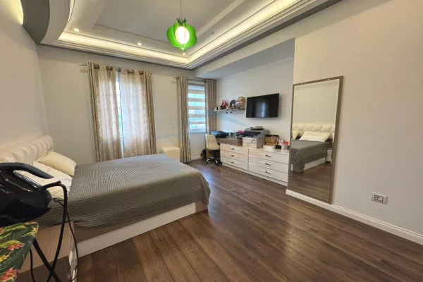 Casa privata/Indipendente in vendita a Tirana 3+1, Arredato