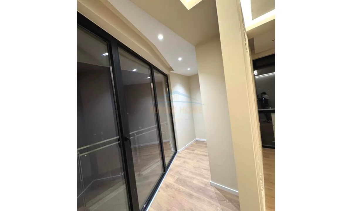 Appartamento in vendita a Tirana 2+1, Vuoto