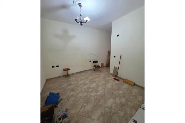 Ambient biznesi me qera 3+1 ne Tirane - 950 Euro