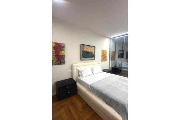 Qira , Apartament 2+1 + Post Parkimi , Pazari i Ri , Tirane