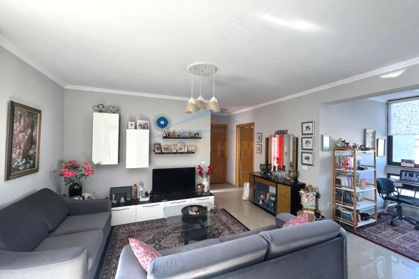 Appartamento in vendita a Tirana 3+1, Arredato