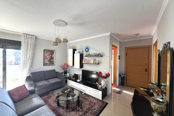 Appartamento in vendita a Tirana 3+1, Arredato