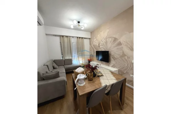 Appartamento in vendita a Tirana 1+1, Arredato