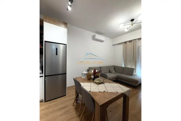 Appartamento in vendita a Tirana 1+1, Arredato