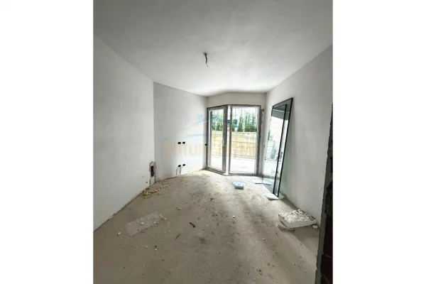 Appartamento in vendita a Tirana 2+1, Vuoto