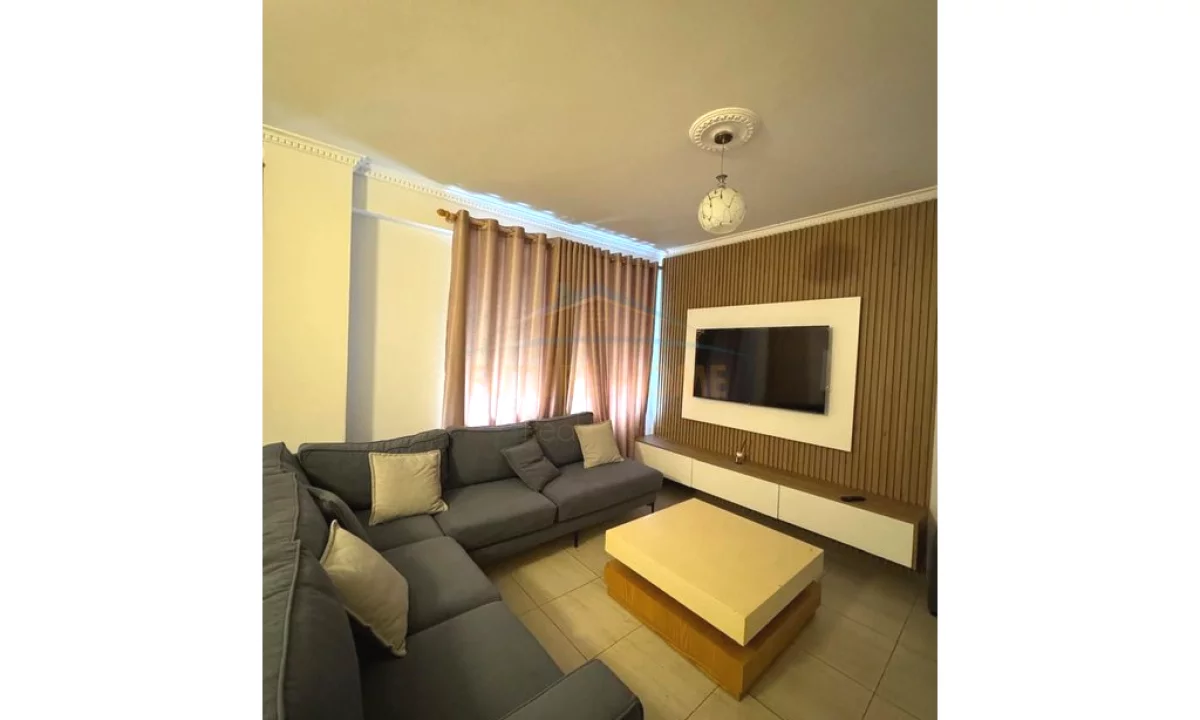 Appartamento in vendita a Tirana 1+1, Arredato