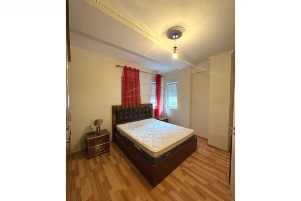 Appartamento in vendita a Tirana 1+1, Arredato