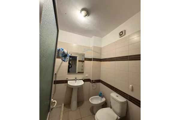 Appartamento in vendita a Tirana 1+1, Arredato