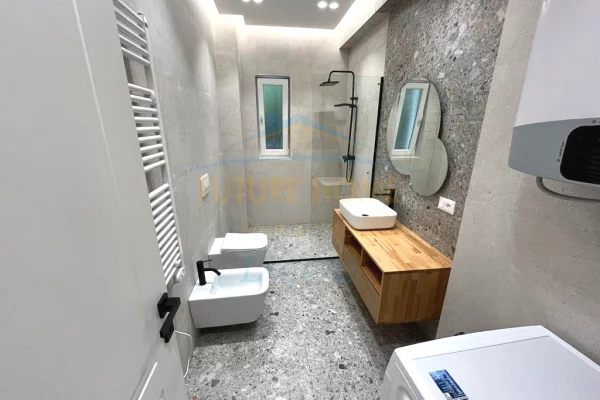 Appartamento in affitto a Tirana 2+1, Arredato