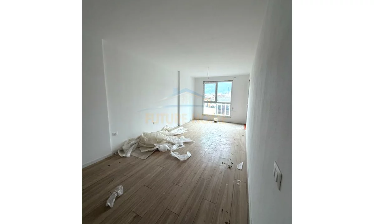 Shtepi ne shitje Apartament ne Tirane, 1+1, Mobilimi Bosh, pa mobiluar, Pagesa 176,000  Euro.