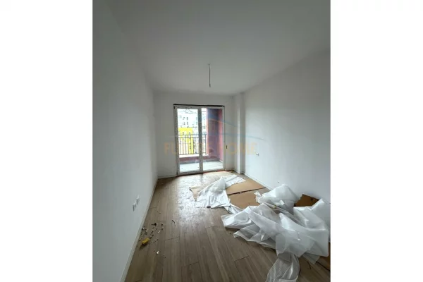 Shtepi ne shitje Apartament ne Tirane, 1+1, Mobilimi Bosh, pa mobiluar, Pagesa 176,000  Euro.