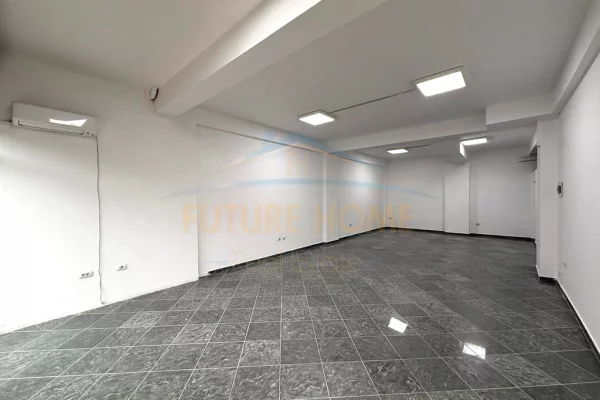Business Property in Sale 1+1 in Tirana - 220 Euro