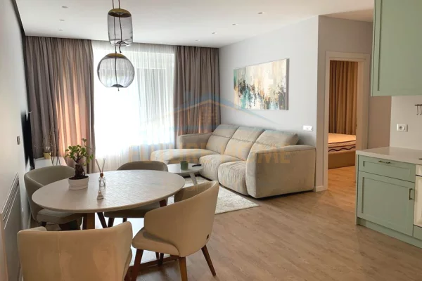 Appartamento in affitto a Tirana 2+1, Arredato