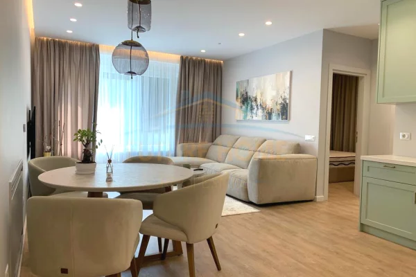 Appartamento in affitto a Tirana 2+1, Arredato