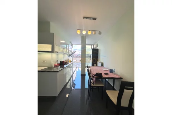 Shitet , Apartament 3+1+3 , Kinostudio