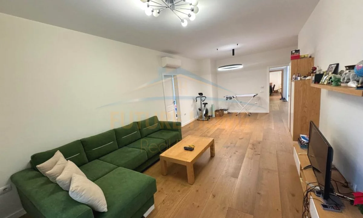 Shtepi ne shitje Apartament ne Tirane, 2+1, Mobilimi Bosh, pa mobiluar, Pagesa 253,000  Euro.
