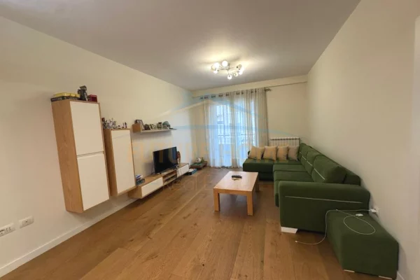 Shtepi ne shitje Apartament ne Tirane, 2+1, Mobilimi Bosh, pa mobiluar, Pagesa 253,000  Euro.