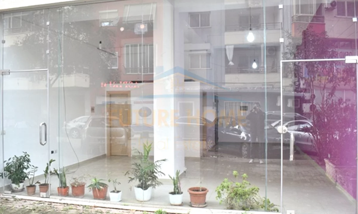 Qera, Ambient Biznesi , Unaza e Re