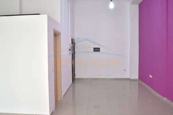 Qera, Ambient Biznesi , Unaza e Re