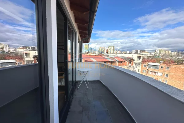 Appartamento in vendita a Tirana 2+1, Arredato