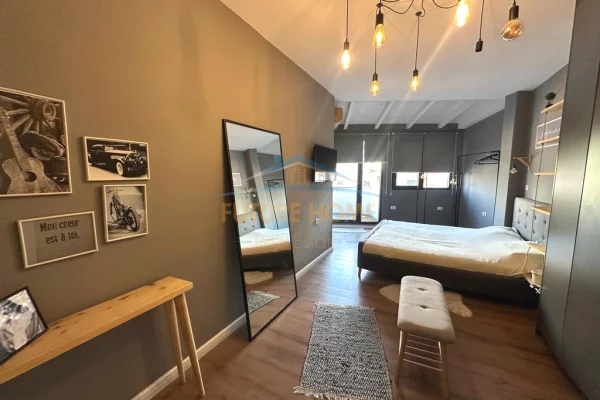 Appartamento in vendita a Tirana 2+1, Arredato