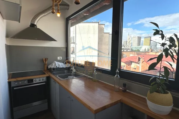 Appartamento in vendita a Tirana 2+1, Arredato