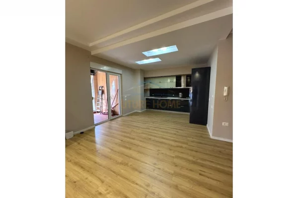 Shitet, Apartament 2+1, Oxhaku, Tirane.