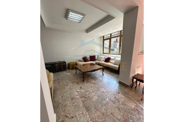 Shtepi ne shitje Apartament ne Tirane, 2+1, Mobilimi Bosh, pa mobiluar, Pagesa 189,000  Euro.