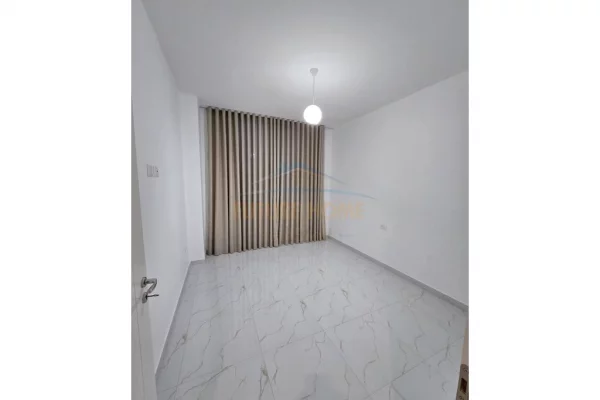 Shtepi me qera Apartament ne Tirane, 2+1, Mobilimi Bosh, pa mobiluar, Pagesa 550  Euro.