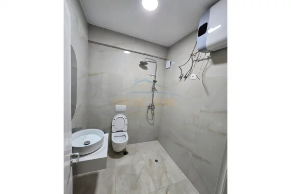 Shtepi me qera Apartament ne Tirane, 2+1, Mobilimi Bosh, pa mobiluar, Pagesa 550  Euro.