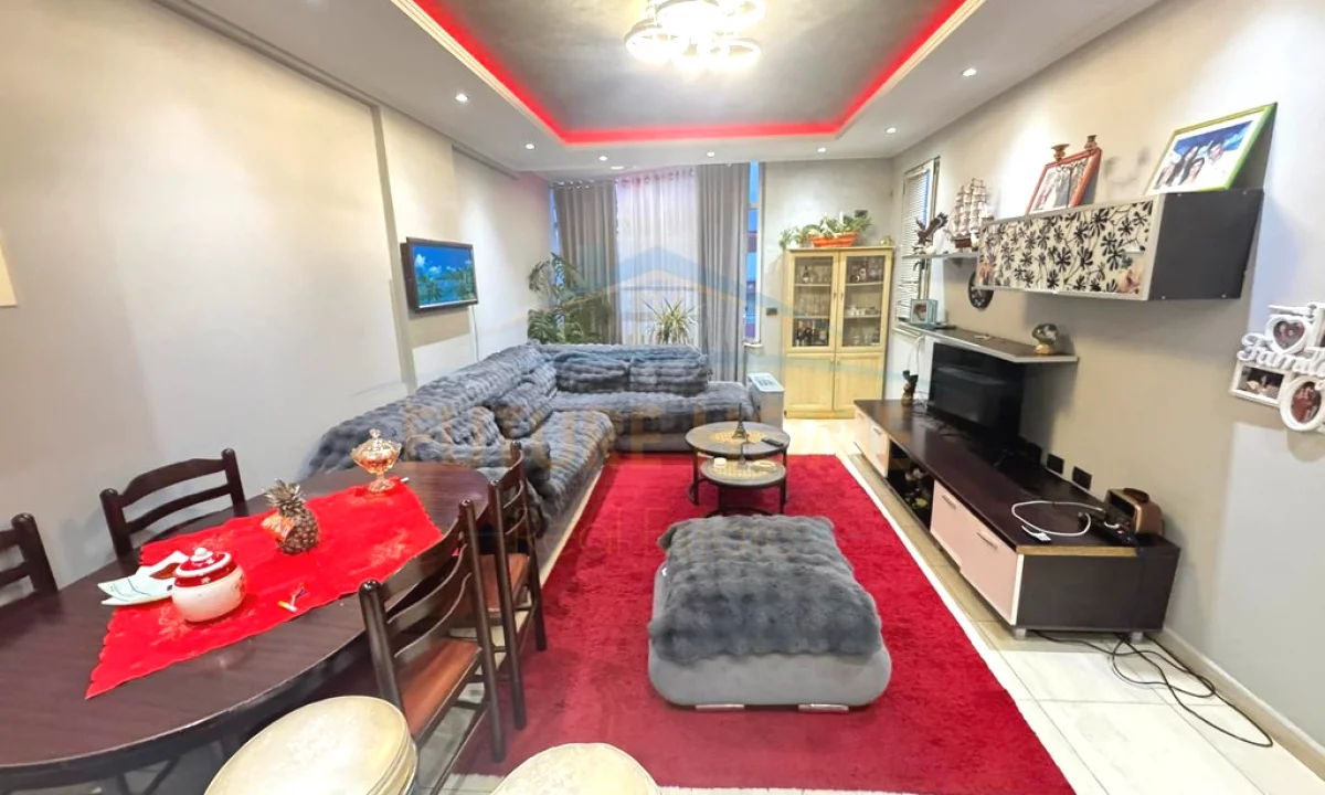 Shtepi ne shitje Apartament ne Tirane, 2+1, Mobilimi E mobiluar, Pagesa 200,000  Euro.