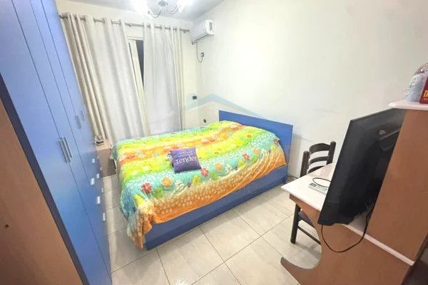 Shtepi ne shitje Apartament ne Tirane, 2+1, Mobilimi E mobiluar, Pagesa 200,000  Euro.