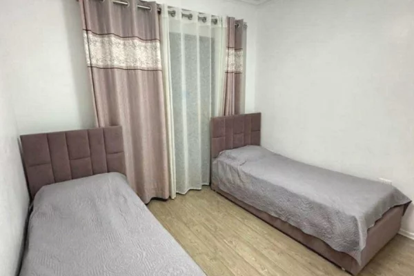 Shtepi ne shitje Apartament ne Tirane, 3+1, Mobilimi E mobiluar, Pagesa 230,000  Euro.