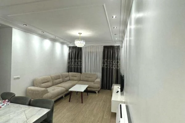 Shtepi ne shitje Apartament ne Tirane, 3+1, Mobilimi E mobiluar, Pagesa 230,000  Euro.