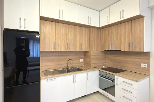 Shtepi me qera Apartament ne Tirane, 2+1, Mobilimi E mobiluar, Pagesa 62,000  Leke.